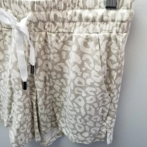 Nwot Smash + Tess Love Day Shortie Leopard Shorts  2XS - Picture 6 of 8
